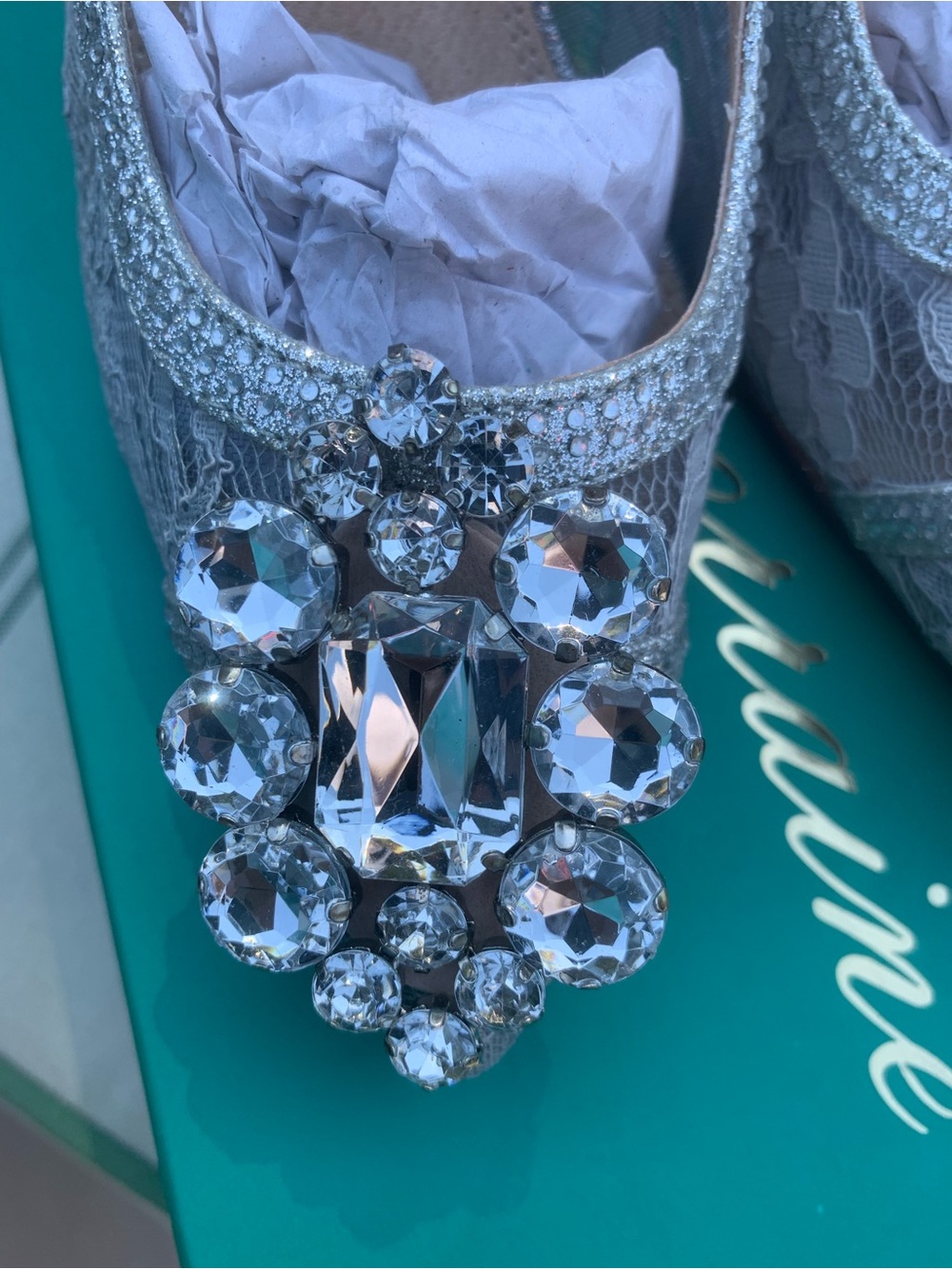 NWOT Silver Lace & Glitter High Heel Pumps with Crystal Accent - Picture 11 of 13